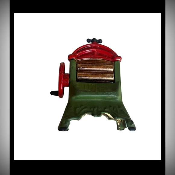Other - LAST CHANCE 🔥 Vintage Enamel Miniature Dollhouse Washing Machine